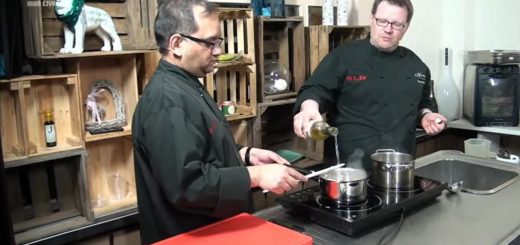 Kochen mit Kärst: Der Onlinekochkurs mit Markus Kärst und Arunava Chaudhuri. Screenshot: rs1.tv